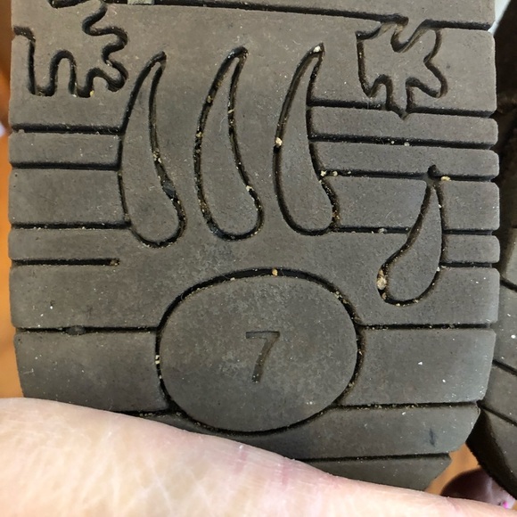 Bear Paw Suede Boots Dark Brown, Size 7 - Picture 3 of 11